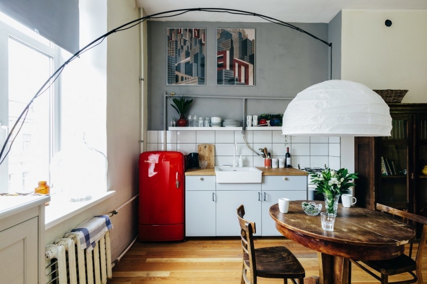 Малка кухня може да се комбинира с хол, като по този начин се увеличава пространството на двете стаи Малка кухня може да се комбинира с хол, като по този начин се увеличава пространството на двете стаи