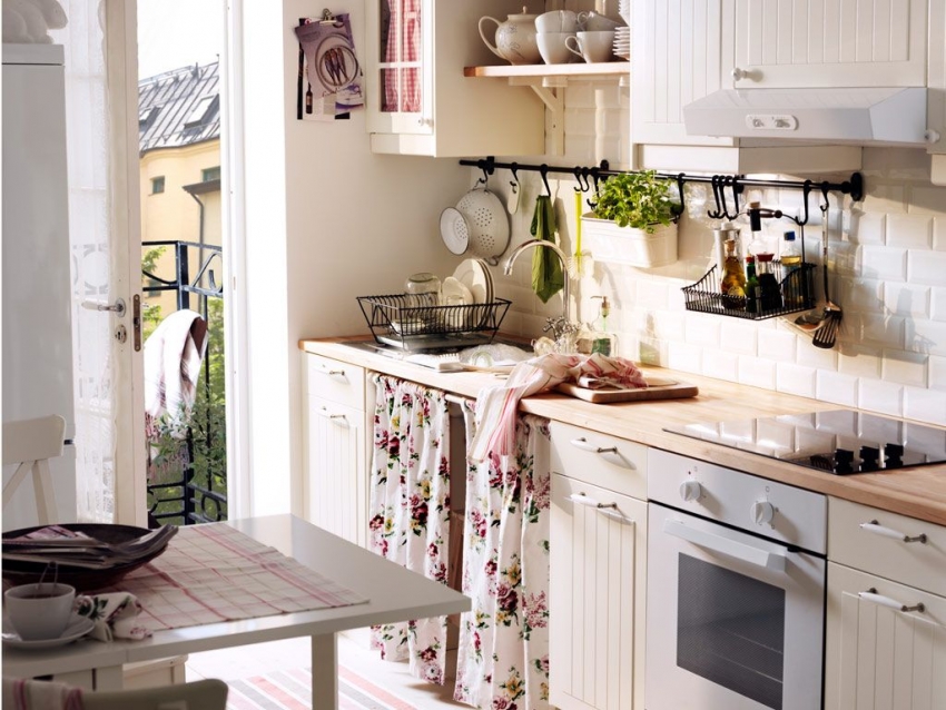 Colocar uma peça retangular em uma corrida requer marcação precisa e experiência do mestre Colocar uma peça retangular em uma corrida requer marcação precisa e experiência do mestre