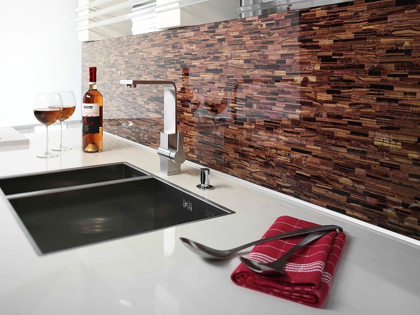 Uma bela superfície de vidro não tem medo de umidade, calor, arranhões e toda a sujeira pode ser facilmente removida com detergentes comuns Uma bela superfície de vidro não tem medo de umidade, calor, arranhões e toda a sujeira pode ser facilmente removida com detergentes comuns