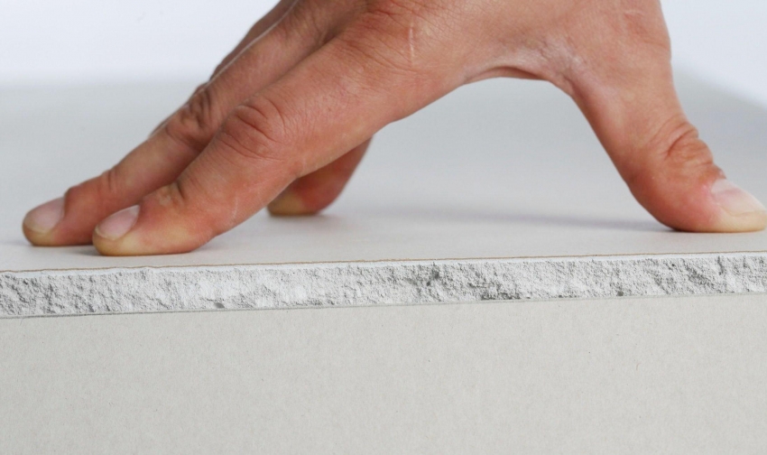 Štandardná hrúbka sadrokartónu je 12,5 a 9,5 mm Štandardná hrúbka sadrokartónu je 12,5 a 9,5 mm