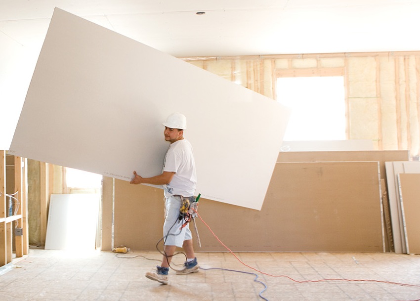 Veľkosť listu sadrokartónu sa vyberá na základe oblasti, ktorú je potrebné opláštiť Veľkosť listu sadrokartónu sa vyberá na základe oblasti, ktorú je potrebné opláštiť