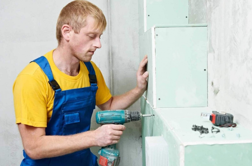 Vlhkosť odolná sadrokartónová doska sa používa na opláštenie konštrukcií, stien a stropov v prostredí s vysokou vlhkosťou Vlhkosť odolná sadrokartónová doska sa používa na opláštenie konštrukcií, stien a stropov v prostredí s vysokou vlhkosťou