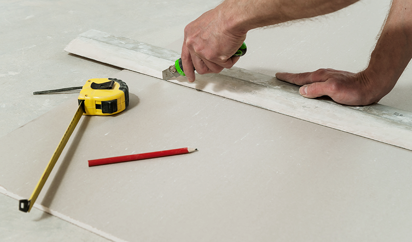 Je ľahké pracovať s listami sadrokartónu, dodržiavať rady a odporúčania odborníkov Je ľahké pracovať s listami sadrokartónu, dodržiavať rady a odporúčania odborníkov