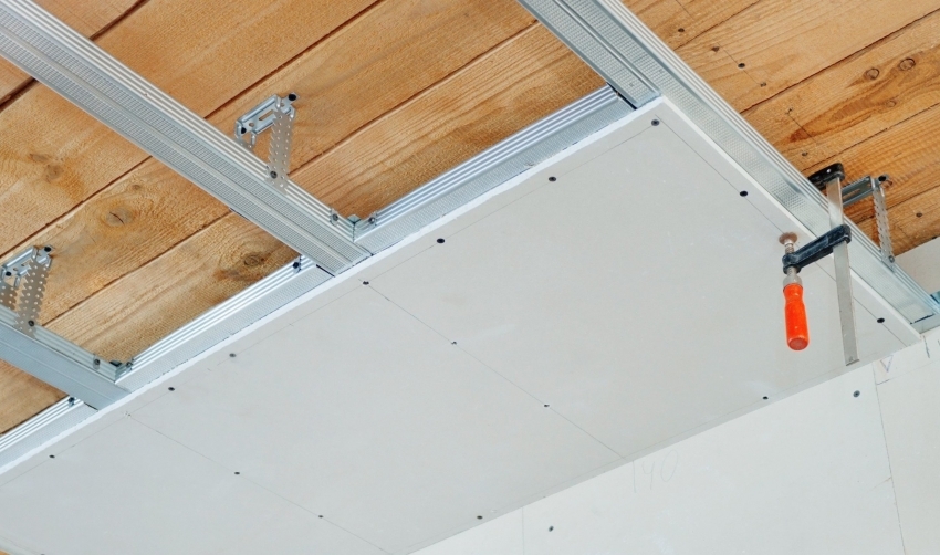 Kovové profily sú určené na vytvorenie rámu pre sadrokartónové konštrukcie Kovové profily sú určené na vytvorenie rámu pre sadrokartónové konštrukcie