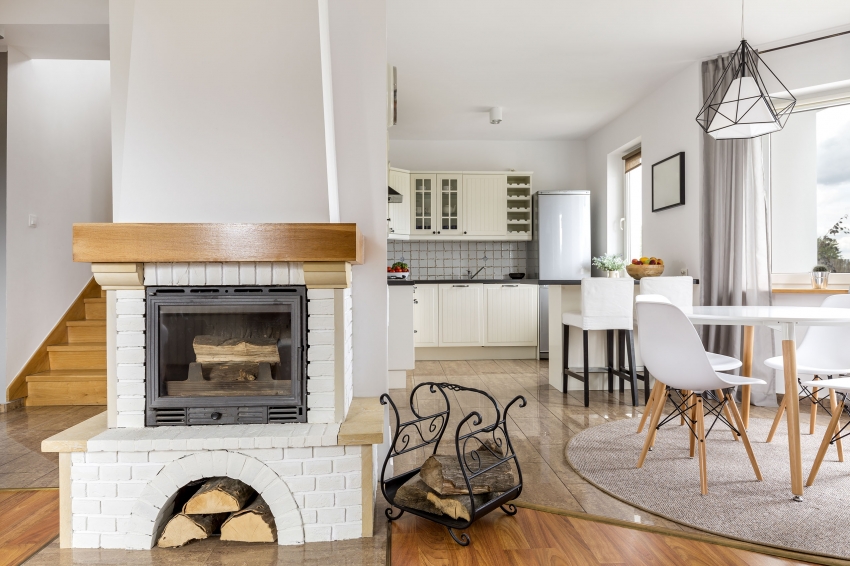 Ang mga modernong sunog na fireplace ay nilagyan ng kaligtasan ng salamin na hindi masusunog Ang mga modernong sunog na fireplace ay nilagyan ng kaligtasan ng salamin na hindi masusunog