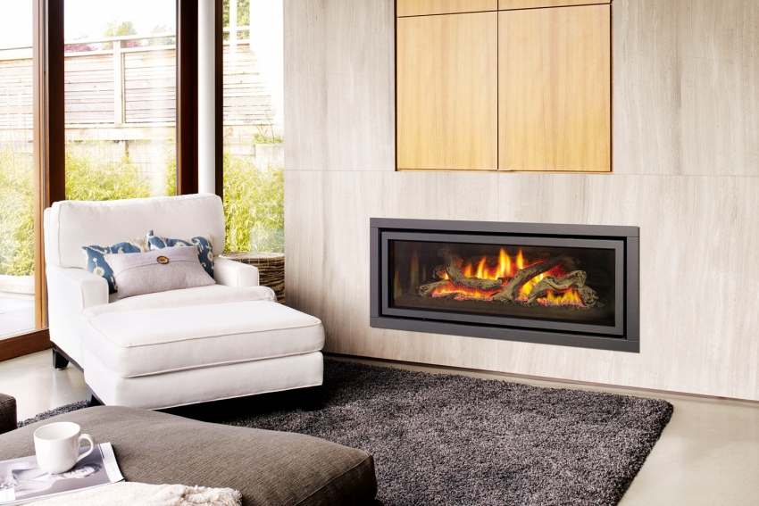 Ang mga modernong modelo ng mga de-kuryenteng fireplace ay may maraming mga mode ng pagkasunog. Ang mga modernong modelo ng mga de-kuryenteng fireplace ay may maraming mga mode ng pagkasunog.