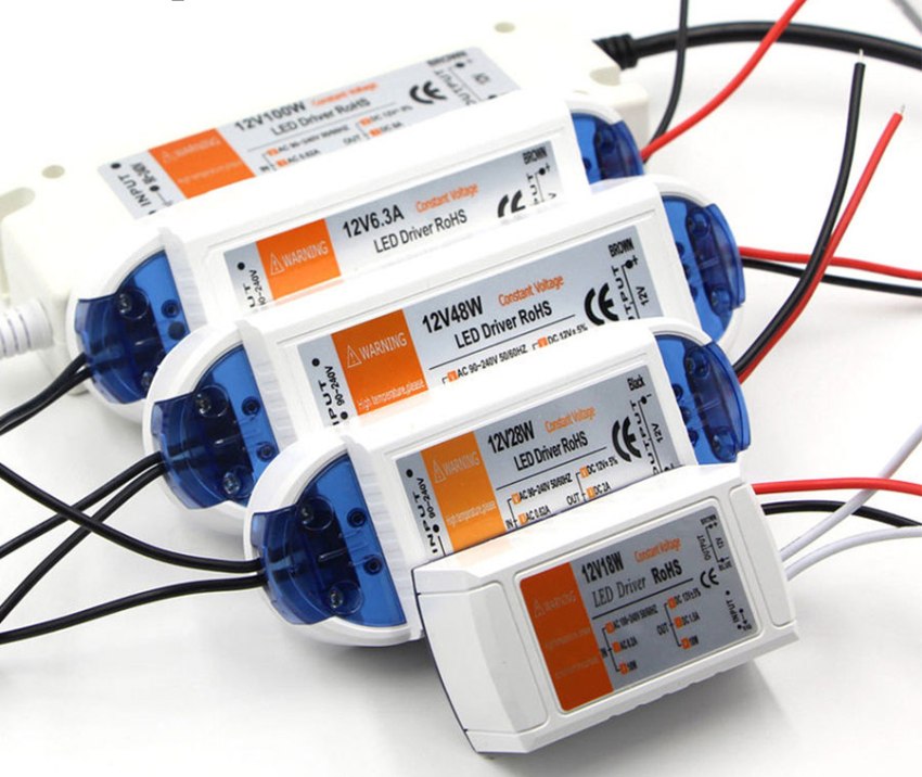 Adesea, dacă există curent în candelabru, dar tot nu se aprinde, transformatorul (controlerul) aparatului electric este defect Adesea, dacă există curent în candelabru, dar tot nu se aprinde, transformatorul (controlerul) aparatului electric este defect