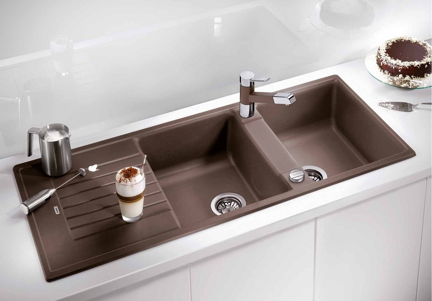 מוצרים מסוימים עלולים להשאיר כתמים עקשניים על כיור האבן מוצרים מסוימים עלולים להשאיר כתמים עקשניים על כיור האבן