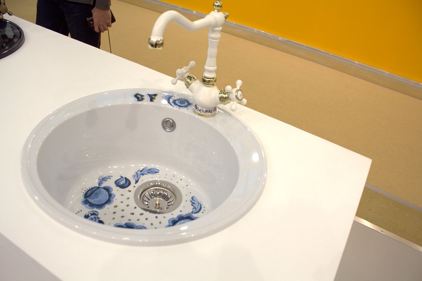 כיור מטבח קרמי עם ציור מעצבים כיור מטבח קרמי עם ציור מעצבים