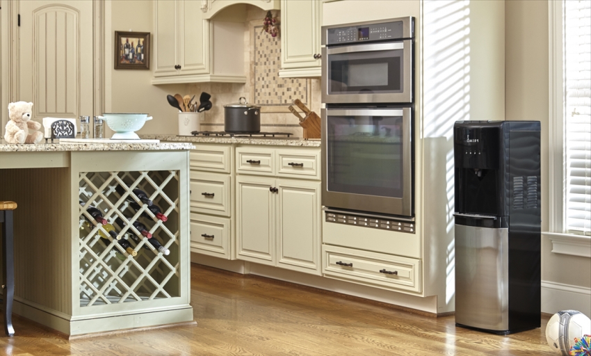 Producătorii moderni oferă o gamă largă de răcitoare de apă, care vă vor permite să alegeți cel mai potrivit model pentru interiorul bucătăriei dumneavoastră Producătorii moderni oferă o gamă largă de răcitoare de apă, care vă vor permite să alegeți cel mai potrivit model pentru interiorul bucătăriei dumneavoastră