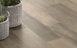 Porcelæn stentøj gulvfliser: typer, egenskaber og træk ved lægning