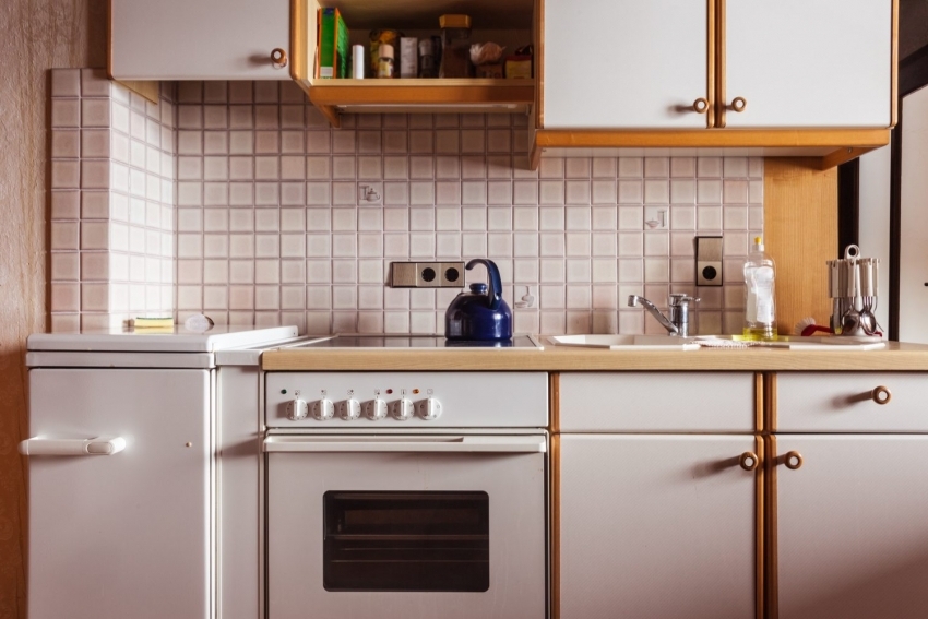 Um exemplo da localização errada de tomadas na cozinha Um exemplo da localização errada de tomadas na cozinha