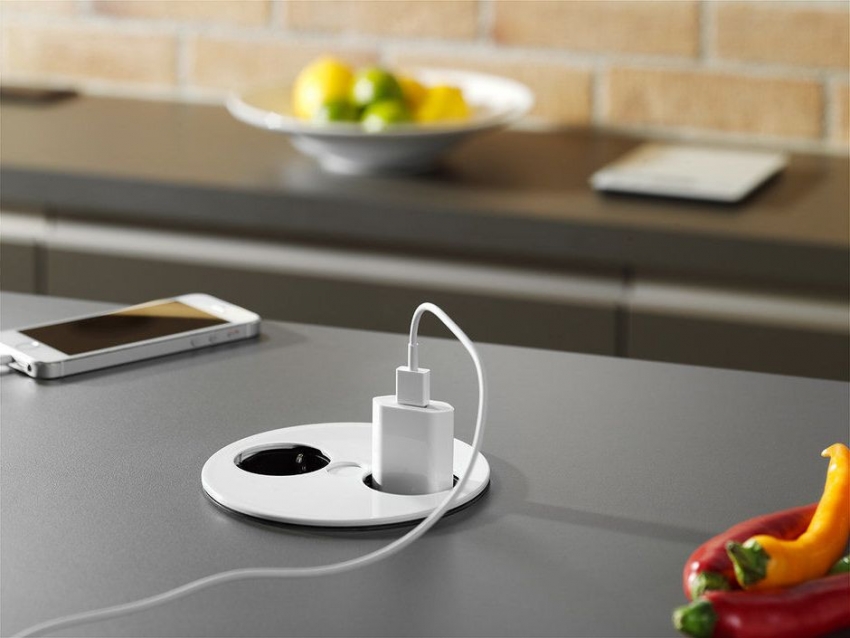 Os tipos modernos de tomadas permitem decorar o interior da cozinha não só de forma conveniente, mas também com estilo. Os tipos modernos de tomadas permitem decorar o interior da cozinha não só de forma conveniente, mas também com estilo.