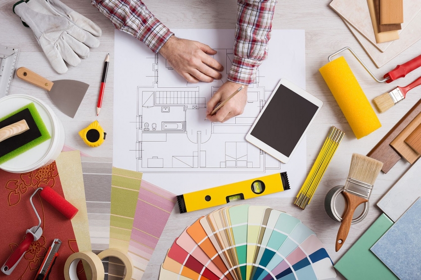 A lakás felújítása saját kezűleg végezhető, előzetesen tanulmányozva a munka összes árnyalatát és elkészítve a szükséges anyagokat A lakás felújítása saját kezűleg végezhető, előzetesen tanulmányozva a munka összes árnyalatát és elkészítve a szükséges anyagokat