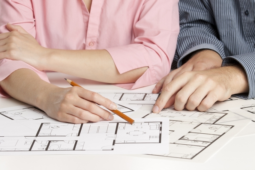 A durva lakás javításának előkészítésének fontos szakasza az összes kommunikáció tervezésének és kényelmes elhelyezésének kidolgozása A durva lakás javításának előkészítésének fontos szakasza az összes kommunikáció tervezésének és kényelmes elhelyezésének kidolgozása