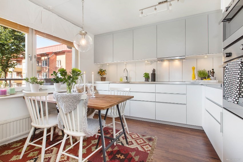 Principalul punct al iluminării aeriene este acela de a crea o atmosferă confortabilă și confortabilă în casă. Principalul punct al iluminării aeriene este acela de a crea o atmosferă confortabilă și confortabilă în casă.