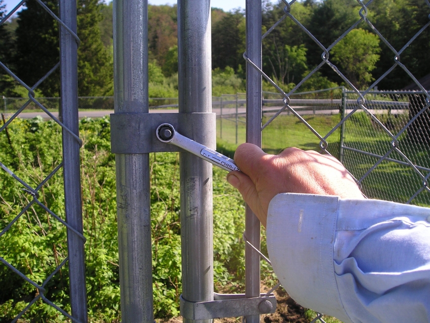 For strukturer av åpen type er det nødvendig å gi pålitelige fester For strukturer av åpen type er det nødvendig å gi pålitelige fester