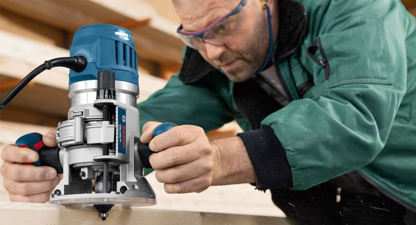 I dag er det ikke noe problem å kjøpe både den manuelle ruteren og arbeidsutstyrene som gjør en slik enhet til multifunksjonelt utstyr. I dag er det ikke noe problem å kjøpe både den manuelle ruteren og arbeidsutstyrene som gjør en slik enhet til multifunksjonelt utstyr.