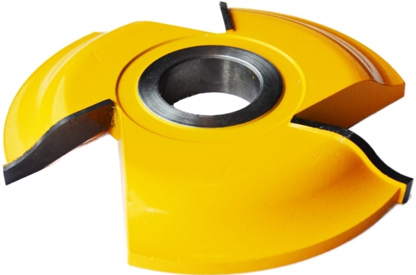 Horisontale figurskjærere med stor arbeidsdiameter er designet for dekorativ bearbeiding av kanten av panelene Horisontale figurskjærere med stor arbeidsdiameter er designet for dekorativ bearbeiding av kanten av panelene