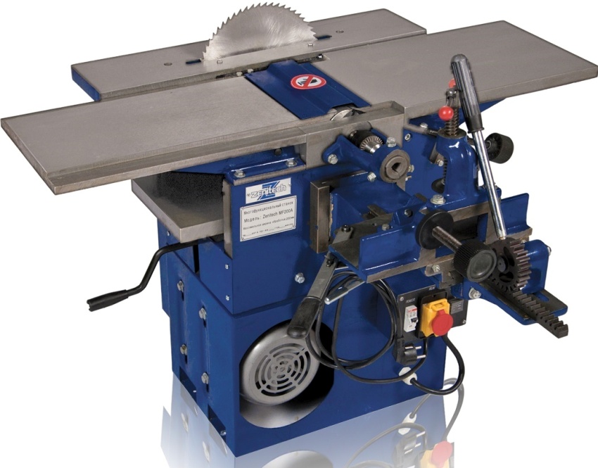 Den multifunktionelle drejebænk til træ har et stort behageligt bord, der giver dig mulighed for at arbejde selv med store emner Den multifunktionelle drejebænk til træ har et stort behageligt bord, der giver dig mulighed for at arbejde selv med store emner