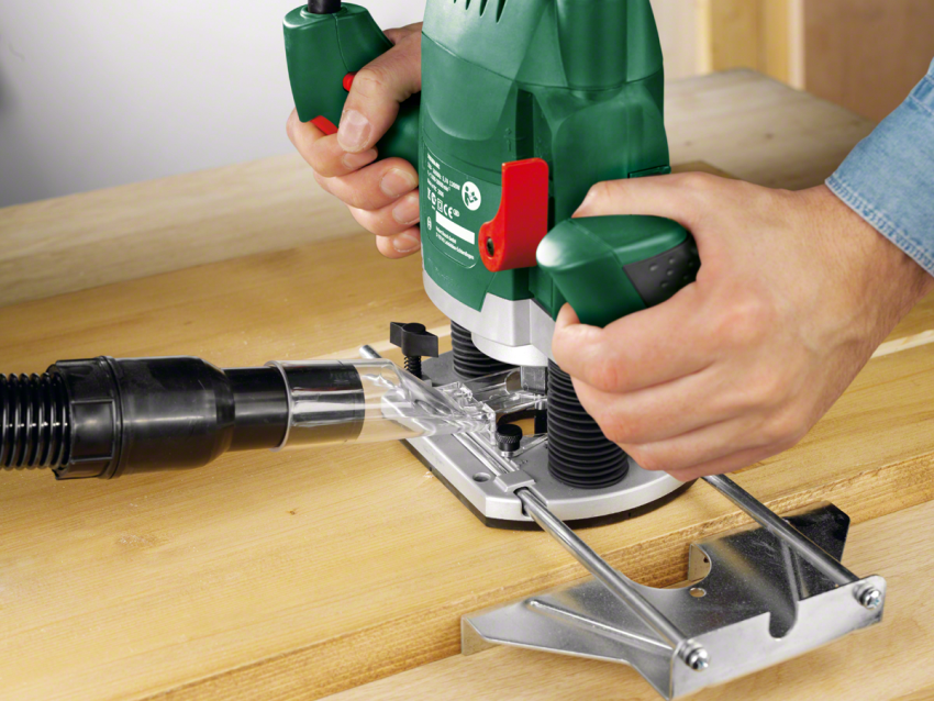 Ved hjælp af en router er det praktisk at vælge riller og bearbejde produktkanterne samt producere indvendige elementer såsom bundplader Ved hjælp af en router er det praktisk at vælge riller og bearbejde produktkanterne samt producere indvendige elementer såsom bundplader