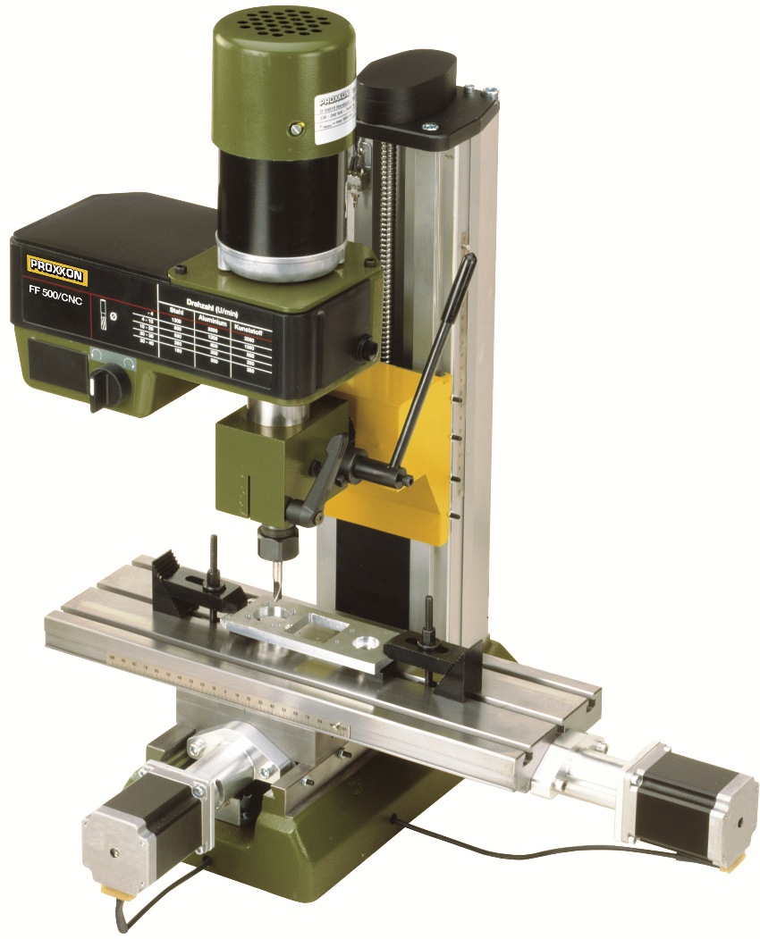 CNC bordfræsemaskinen er udstyret med en kraftig kondensatormotor med lav støjniveau CNC bordfræsemaskinen er udstyret med en kraftig kondensatormotor med lav støjniveau