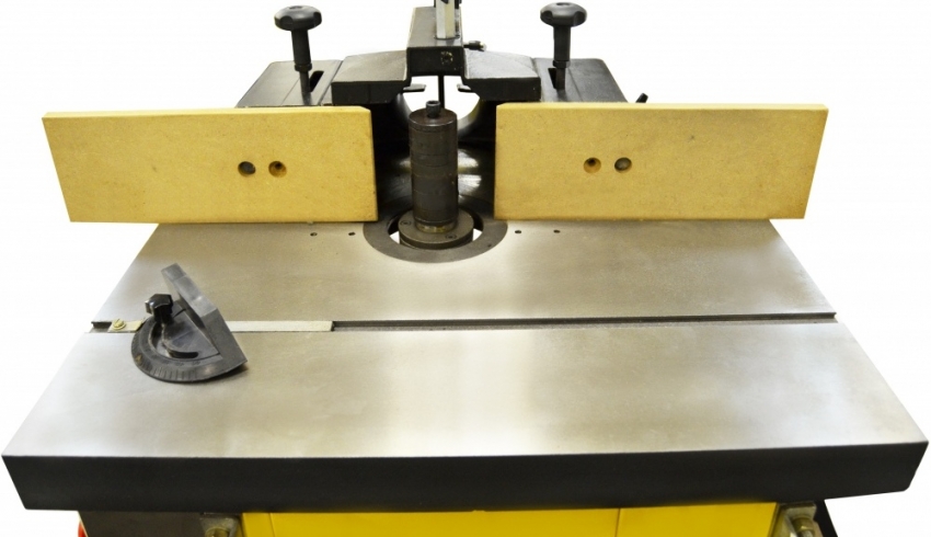 Một trục chính được gia cố phải được sử dụng để gia công các phôi lớn Một trục chính được gia cố phải được sử dụng để gia công các phôi lớn