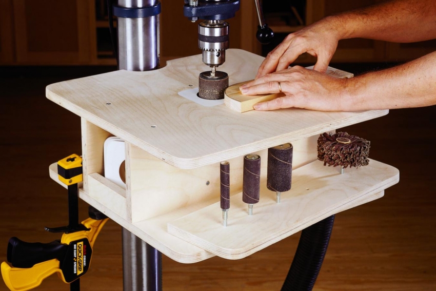 Có cấu trúc máy chắc chắn và đáng tin cậy, nó có thể được sử dụng để thực hiện các hoạt động khác nhau với gỗ Có cấu trúc máy chắc chắn và đáng tin cậy, nó có thể được sử dụng để thực hiện các hoạt động khác nhau với gỗ