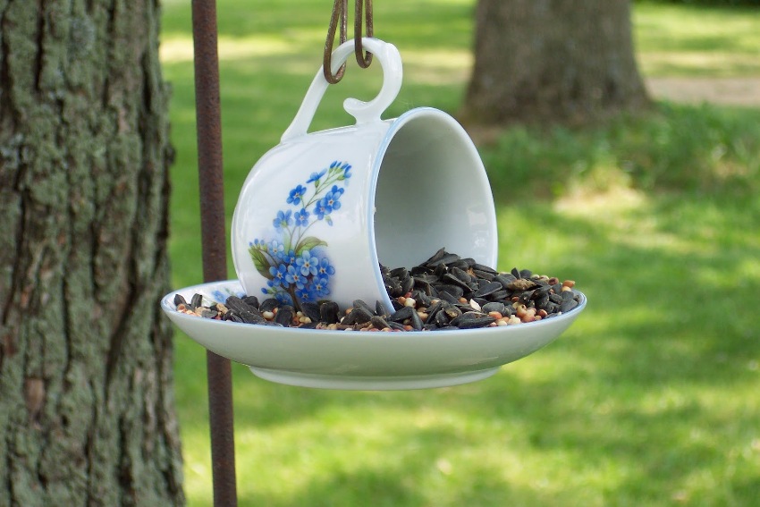 Kreatywny spodek i podajnik do filiżanek Kreatywny spodek i podajnik do filiżanek