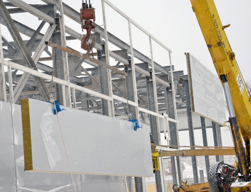 Til installation af store paneler skal du bruge specielt udstyr Til installation af store paneler skal du bruge specielt udstyr