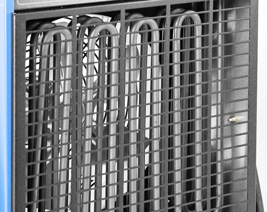 Varmepistol model Zubr EXPERT Kvadrat ZTPE-3000-M2 er udstyret med en beskyttende skærm, der forhindrer overophedning af kroppen Varmepistol model Zubr EXPERT Kvadrat ZTPE-3000-M2 er udstyret med en beskyttende skærm, der forhindrer overophedning af kroppen