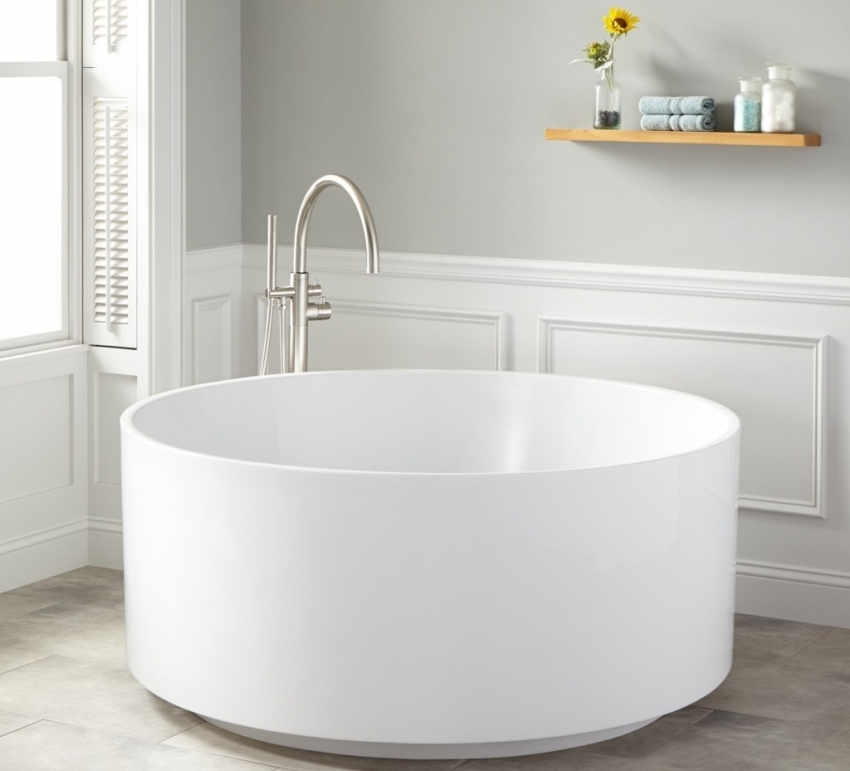 Για μικρότερα μπάνια, μπορείτε να χρησιμοποιήσετε μια μικρή βαθιά μπανιέρα, στρογγυλή ή οβάλ. Για μικρότερα μπάνια, μπορείτε να χρησιμοποιήσετε μια μικρή βαθιά μπανιέρα, στρογγυλή ή οβάλ.