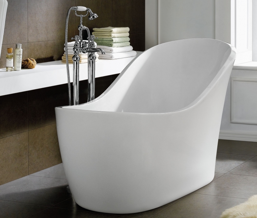 Ένα παράδειγμα ενός ενδιαφέροντος μοντέλου μπάνιου που δεν καταλαμβάνει πολύ χώρο, αλλά ταυτόχρονα είναι αρκετά ευρύχωρο Ένα παράδειγμα ενός ενδιαφέροντος μοντέλου μπάνιου που δεν καταλαμβάνει πολύ χώρο, αλλά ταυτόχρονα είναι αρκετά ευρύχωρο