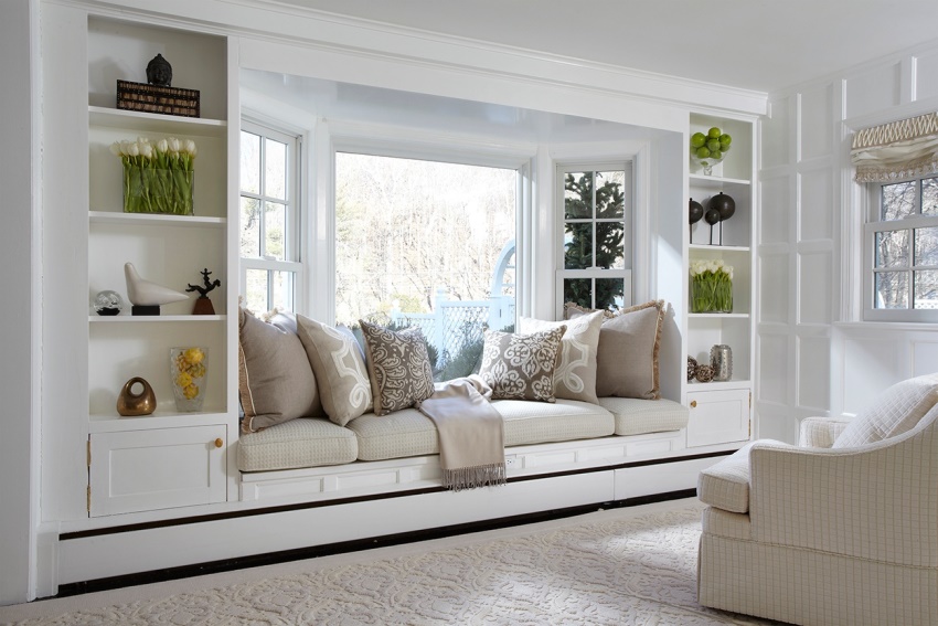 Horizontal lines in the design of bay windows allow you to visually expand the space Horizontal lines in the design of bay windows allow you to visually expand the space