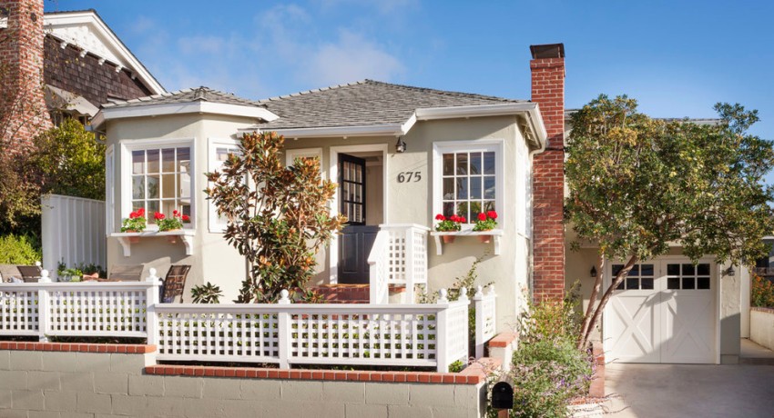 A bay window is a protruding glazed volumetric part of a building, adjacent to the outer wall and going beyond its plane Bay window: what is this architectural element and its role in the exterior of the building