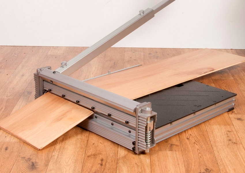 Ang pagkakaroon ng mga karagdagang pag-andar ay direktang nakakaapekto sa gastos ng tile cutter Ang pagkakaroon ng mga karagdagang pag-andar ay direktang nakakaapekto sa gastos ng tile cutter