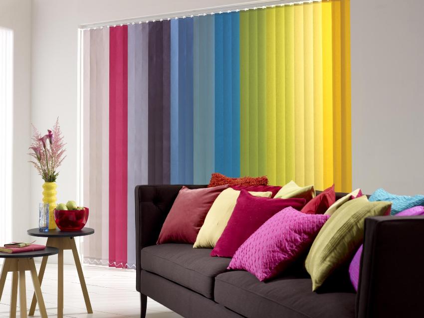 Astăzi, o gamă foarte largă de tipuri de jaluzele pentru ferestre sunt disponibile pe piață, diferind în ceea ce privește configurația și structura, precum și în domeniul de utilizare. Astăzi, o gamă foarte largă de tipuri de jaluzele pentru ferestre sunt disponibile pe piață, diferind în ceea ce privește configurația și structura, precum și în domeniul de utilizare.