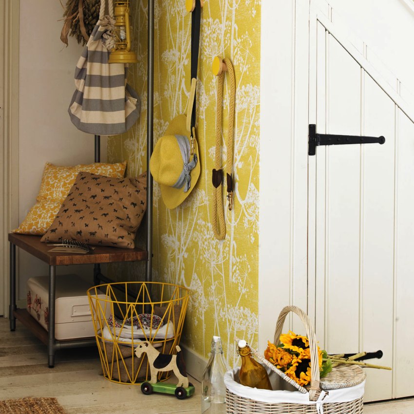 Fra synspunktet til gangens stilistiske utforming, kan vi bare snakke om en viktig regel - den skal harmonisk smelte inn i helhetsbildet av hele hjemmet Fra synspunktet til gangens stilistiske utforming, kan vi bare snakke om en viktig regel - den skal harmonisk smelte inn i helhetsbildet av hele hjemmet