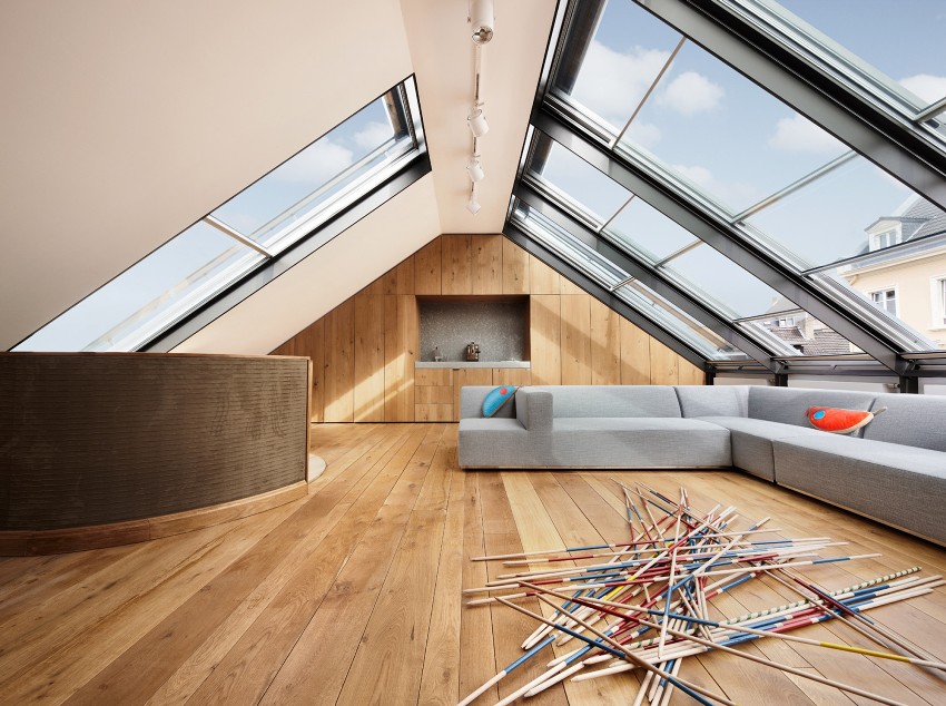 Zabatni krov kolibe ljeti je vrlo vruć zbog svoje značajne veličine Zabatni krov kolibe ljeti je vrlo vruć zbog svoje značajne veličine