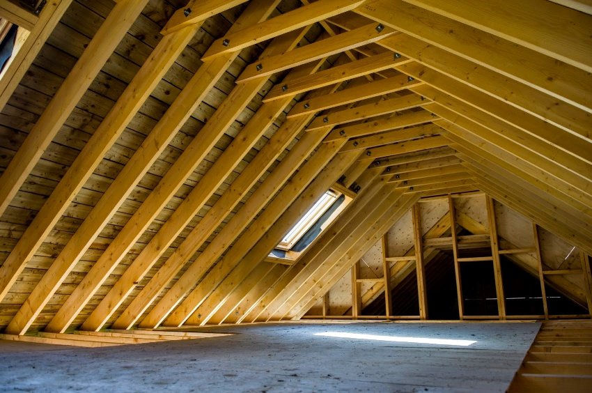 Problem može nastati s duljinom krovnih greda, možda će ih trebati spojiti kako bi se postigla željena visina Problem može nastati s duljinom krovnih greda, možda će ih trebati spojiti kako bi se postigla željena visina