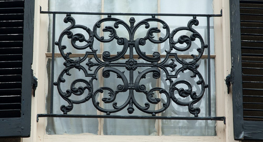 גריל חלונות מזויף יוצא דופן גריל חלונות מזויף יוצא דופן