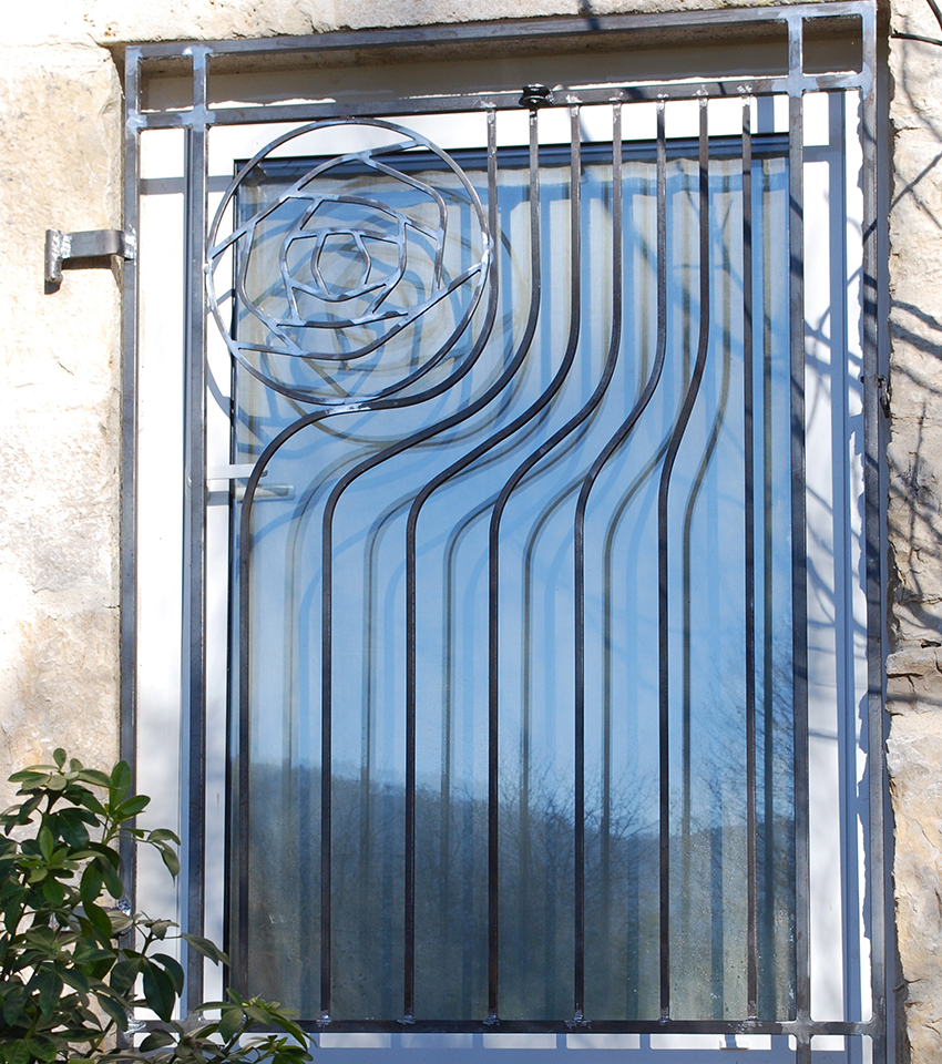 דוגמה לחישול אמנותי לגריל חלון דוגמה לחישול אמנותי לגריל חלון