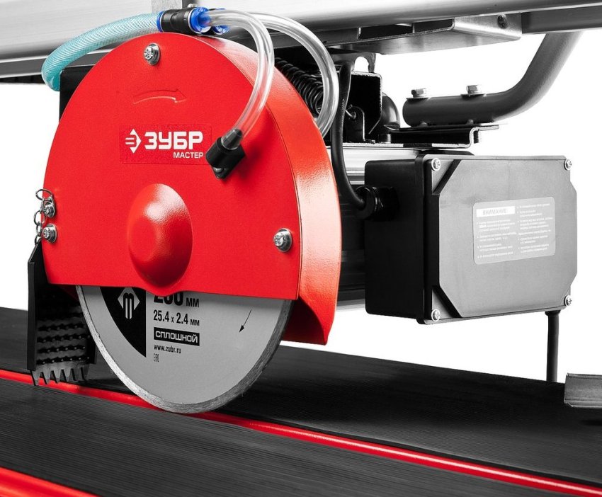 Το ZUBR ZEP-800S είναι ένας αρκετά ισχυρός ηλεκτρικός κόφτης πλακιδίων για την κοπή διαφόρων τύπων κεραμικών πλακιδίων, πλακιδίων και δαπέδων Το ZUBR ZEP-800S είναι ένας αρκετά ισχυρός ηλεκτρικός κόφτης πλακιδίων για την κοπή διαφόρων τύπων κεραμικών πλακιδίων, πλακιδίων και δαπέδων