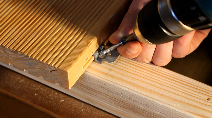 Παράδειγμα τοποθέτησης πλακέτας βεράντας Παράδειγμα τοποθέτησης πλακέτας βεράντας