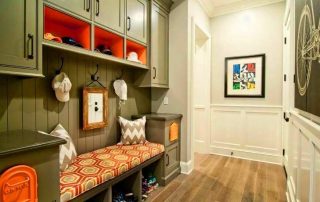 مدخل إلى ممر صغير: كيفية الجمع بين الراحة والأداء الوظيفي