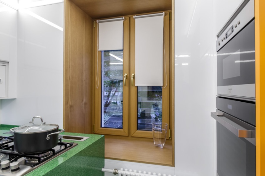 Lưới trong suốt không thể nhìn thấy khi cửa sổ mở ra, vì vậy chúng sẽ không làm hỏng nội thất của căn phòng mà chúng được lắp đặt Lưới trong suốt không thể nhìn thấy khi cửa sổ mở ra, vì vậy chúng sẽ không làm hỏng nội thất của căn phòng mà chúng được lắp đặt