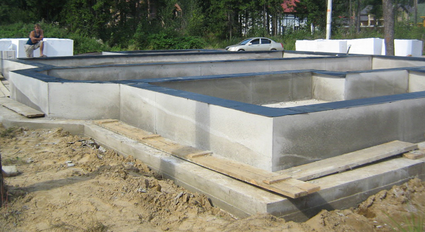 Postupak postavljanja monolitne rešetke naporan je i skup Postupak postavljanja monolitne rešetke naporan je i skup