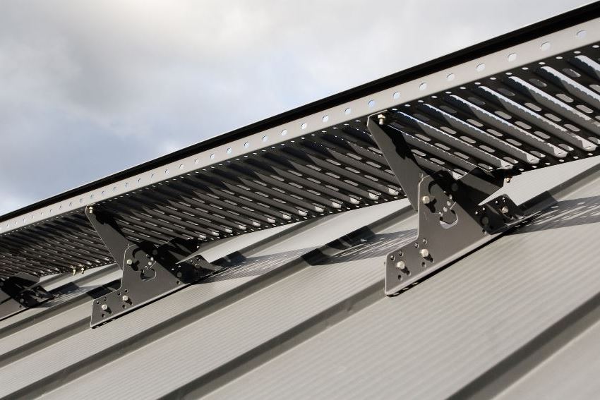 งานหลักของโครงสร้างการกักเก็บหิมะคือการทำให้ฝนตกบนหลังคา งานหลักของโครงสร้างการกักเก็บหิมะคือการทำให้ฝนตกบนหลังคา