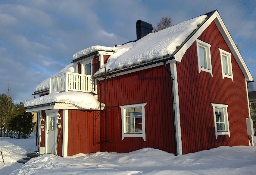 อุปกรณ์จับหิมะเป็นโครงสร้างที่กักเก็บน้ำฝนไว้บนหลังคา อุปกรณ์จับหิมะเป็นโครงสร้างที่กักเก็บน้ำฝนไว้บนหลังคา