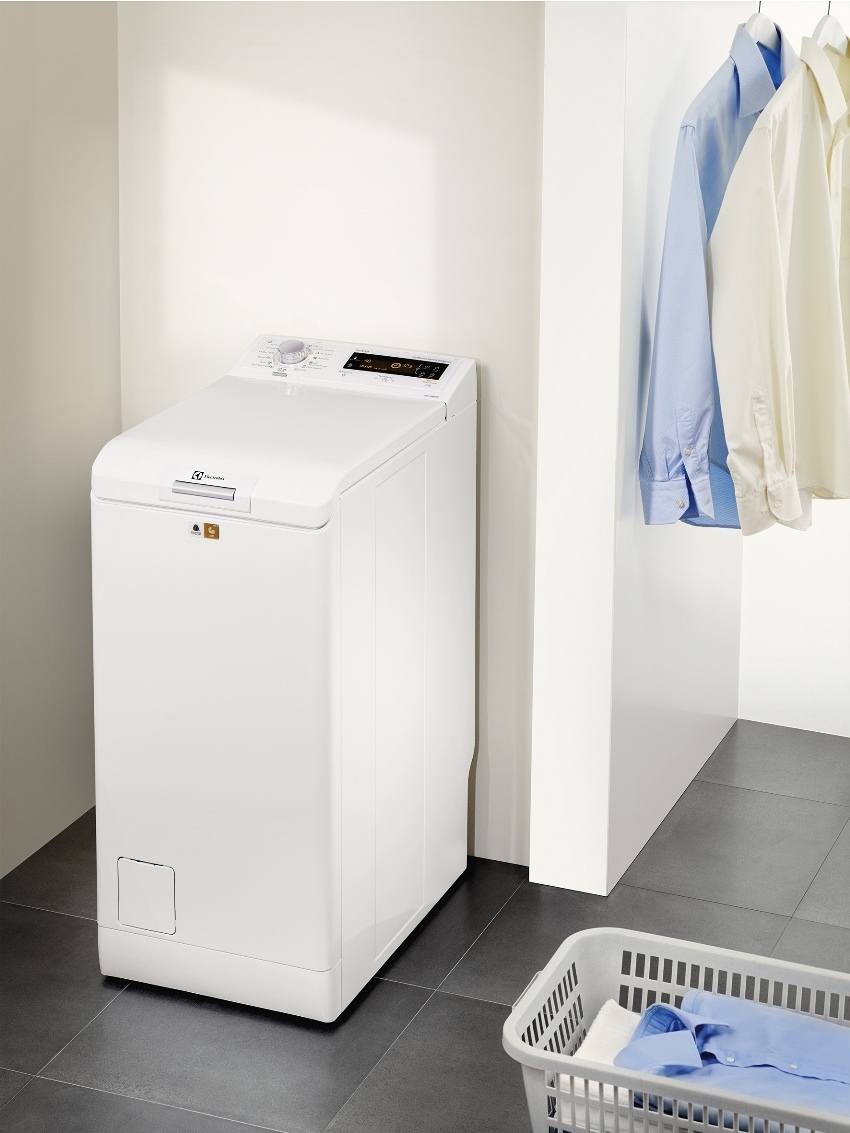 Francúzska značka Electrolux vyrába stroje so širokou škálou funkcií, kompaktnými rozmermi a so zachovaním pomerne veľkého množstva bielizne. Francúzska značka Electrolux vyrába stroje so širokou škálou funkcií, kompaktnými rozmermi a so zachovaním pomerne veľkého množstva bielizne.